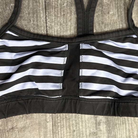 ⭐️ Lululemon Pump It Up Sports Bra [BB102] - Picture 4 of 7